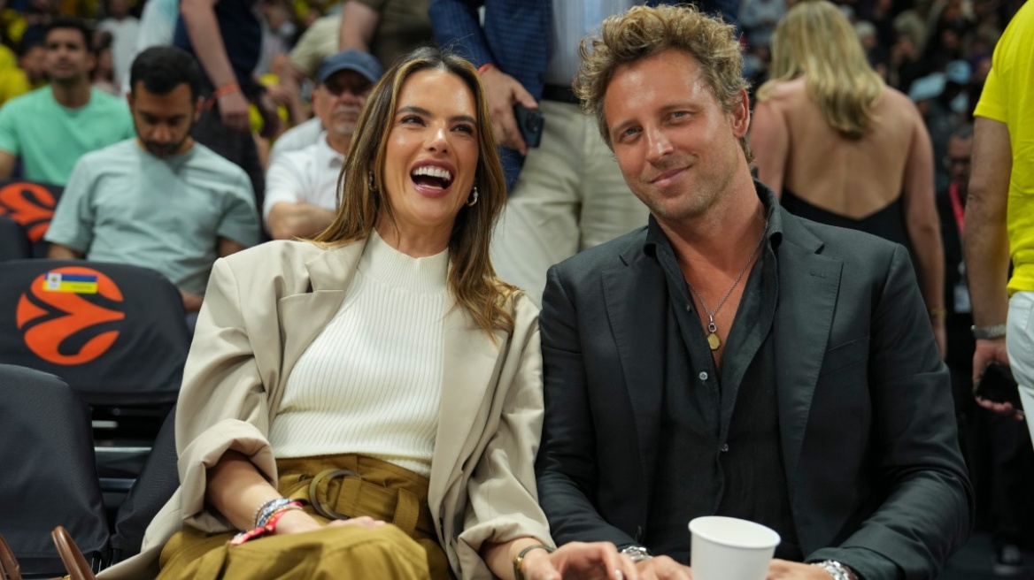 Η Αλεσάντρα Αμπρόσιο παρακολούθησε τον μεγάλο τελικό της Euroleague μαζί με τον σύντροφό της