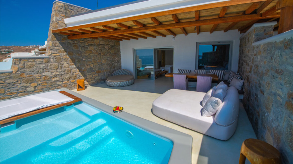 Πλειστηριασμοί: Ποιες «επώνυμες» βίλες σε Αθήνα και Μύκονο βγαίνουν στο σφυρί (pics)