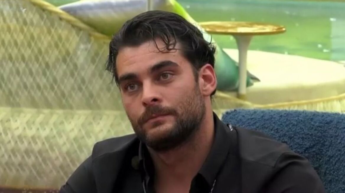 Big Brother: Ο Μπάμπης Καρατζάς αποχώρησε από το ριάλιτι - Δακρυσμένη η Ζωή Ασουμανάκη