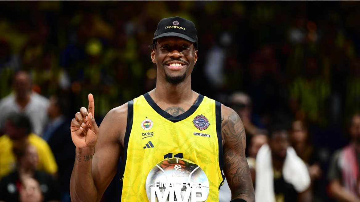 Το συγκλονιστικό μήνυμα του Χέιζ-Ντέιβις για τον Κόμπι: Το Mamba Mentality θα ζει για πάντα, ευχαριστώ για όλα