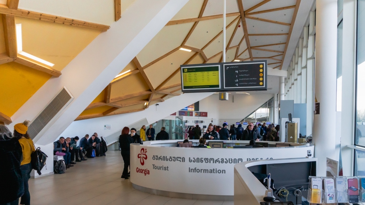 Επιστροφή... εφιάλτης για 200 Έλληνες από το Άμπου Ντάμπι - Παραμένουν εγκλωβισμένοι στην Γεωργία και επιστρέφουν απόψε