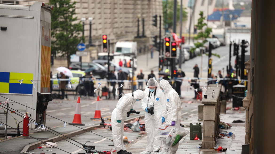 Άνδρας που επέζησε από τη βομβιστική επίθεση στη Μάντσεστερ Αρένα το 2017 μεταξύ των θυμάτων που παρασύρθηκαν από το ΙΧ στο Λίβερπουλ