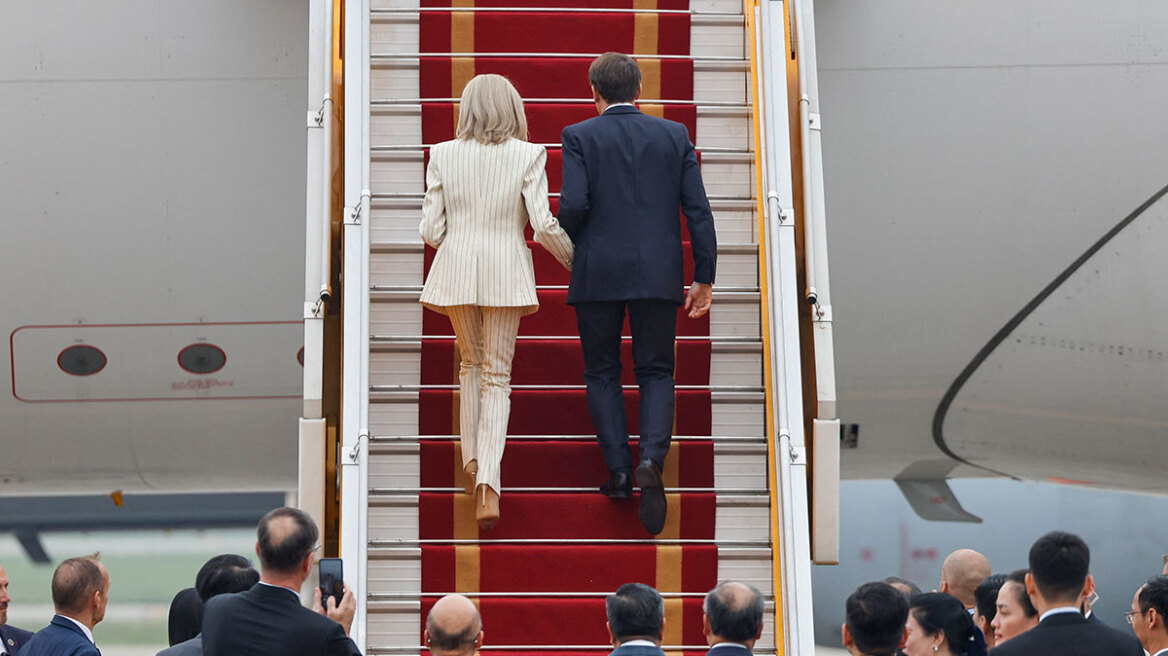 «Επανεκκίνηση» για τους Μακρόν μετά το χαστούκι στο Βιετνάμ - Τι αποκάλυψε η γλώσσα του σώματος