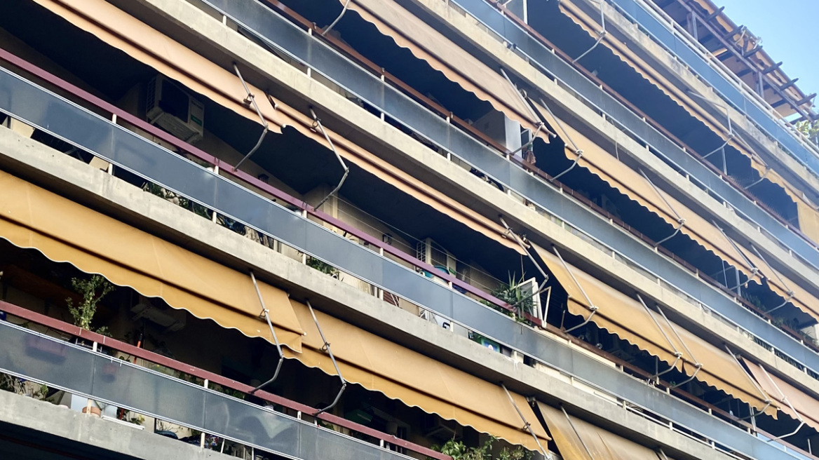 Συγκλονίζει ο παππούς της 7χρονης στην Καλλιθέα – «Η κόρη μου ούρλιαζε, το τζάμι έγινε θρύψαλα σε δευτερόλεπτα»