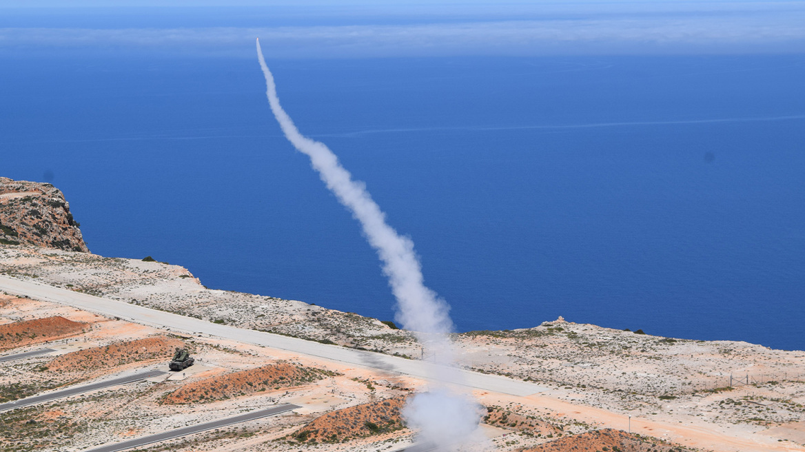 Βολές του Πυροβολικού με κατευθυνόμενα βλήματα  - Δείτε βίντεο και φωτογραφίες