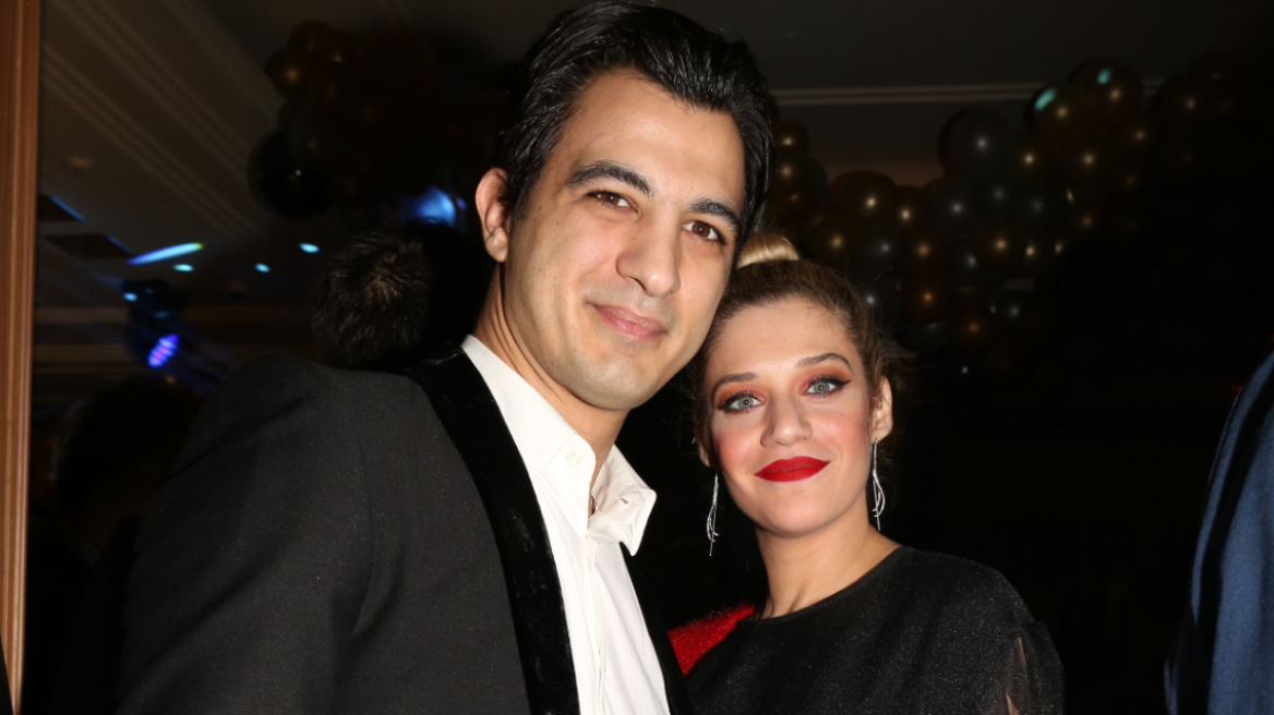 Ο Δήμος Αναστασιάδης αποκάλυψε το φύλο του δεύτερου παιδιού που περιμένει με την Τζένη Θεωνά