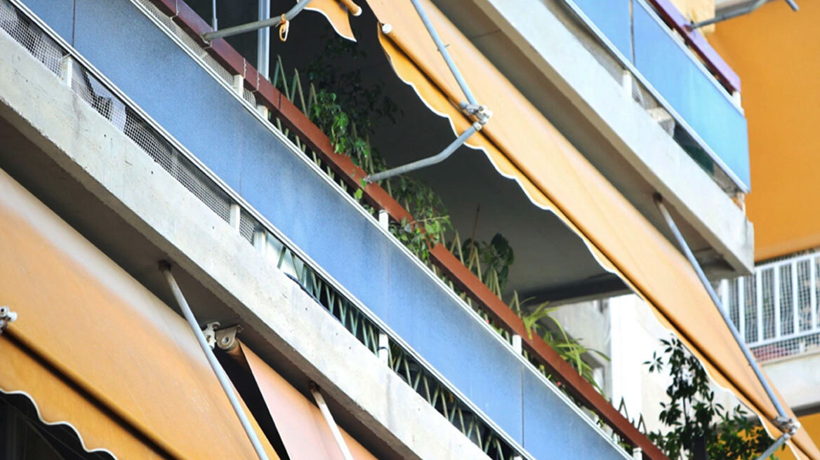 Ελεύθερη η θεία του κοριτσιού που έχασε τη ζωή του στην Καλλιθέα - Δόθηκε εντολή για έρευνα 