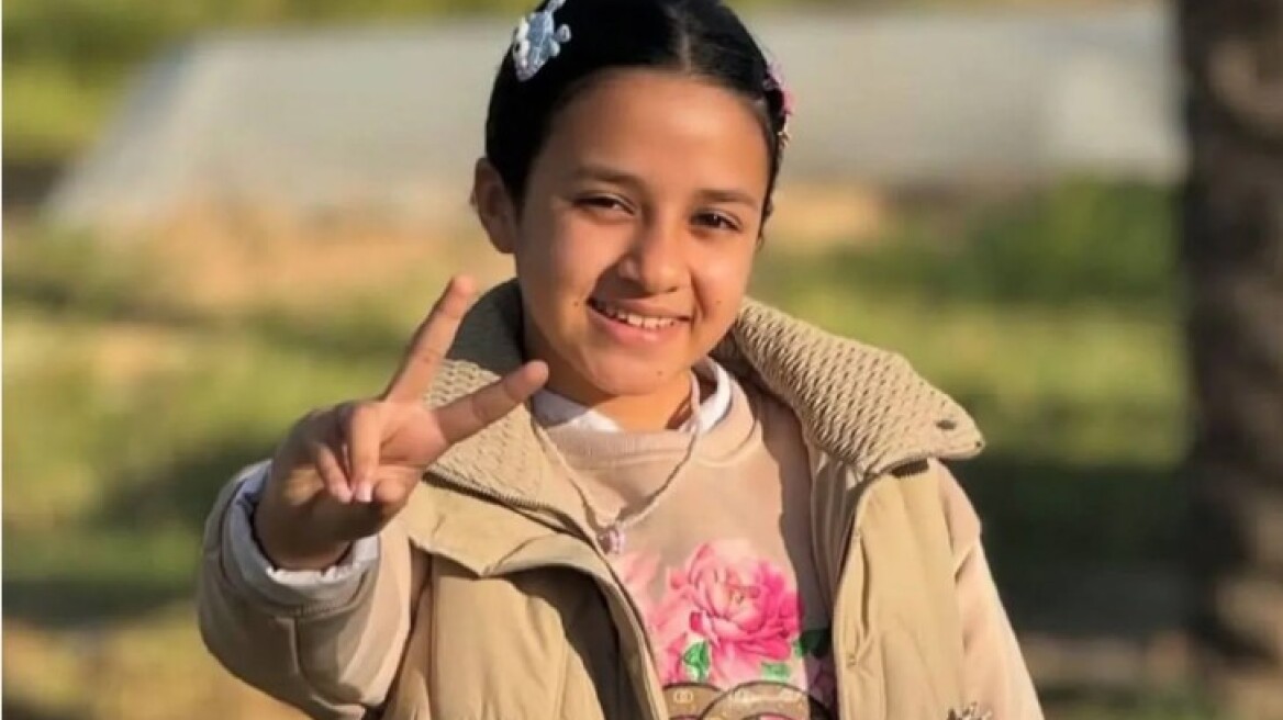 Έσβησε το «χαμόγελο» της Γάζας: Νεκρή σε βομβαρδισμό 11χρονη που έστελνε μήνυμα ελπίδας μέσα από τα ερείπια