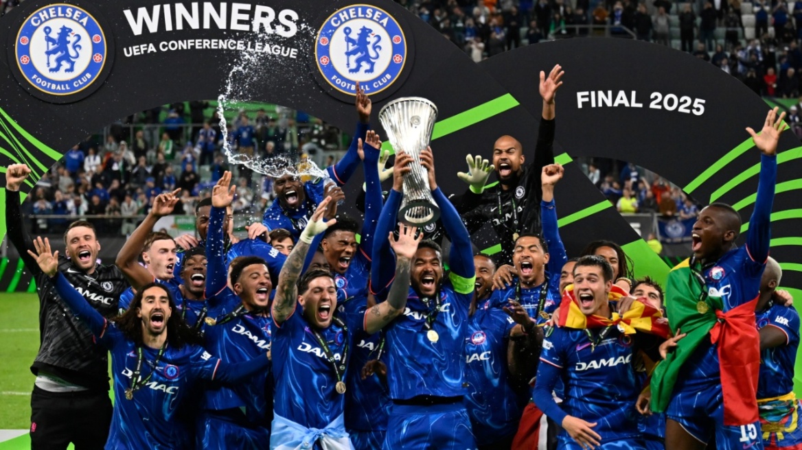 Στον ουρανό του Βρότσλαβ το πρώτο Conference της Τσέλσι - Δείτε βίντεο από την απονομή 