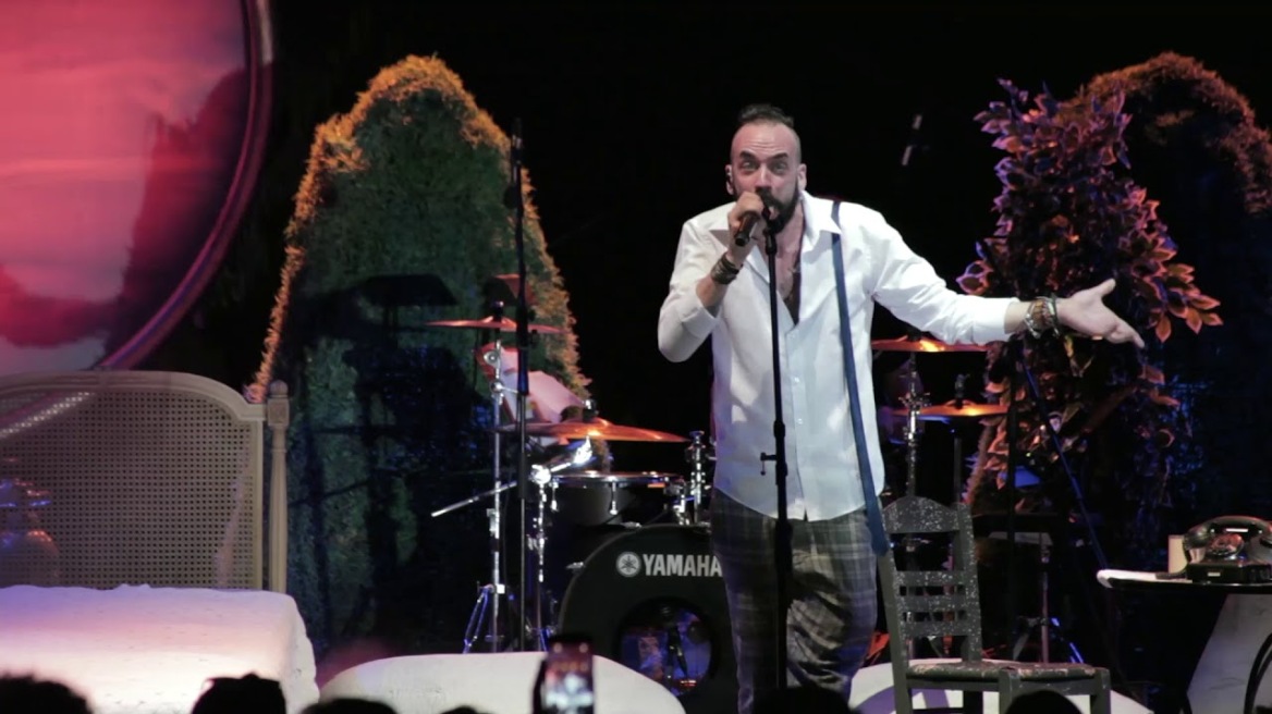 Πάνος Μουζουράκης: Υποδέχεται το καλοκαίρι με μια συναυλία στον Κήπο του Μεγάρου