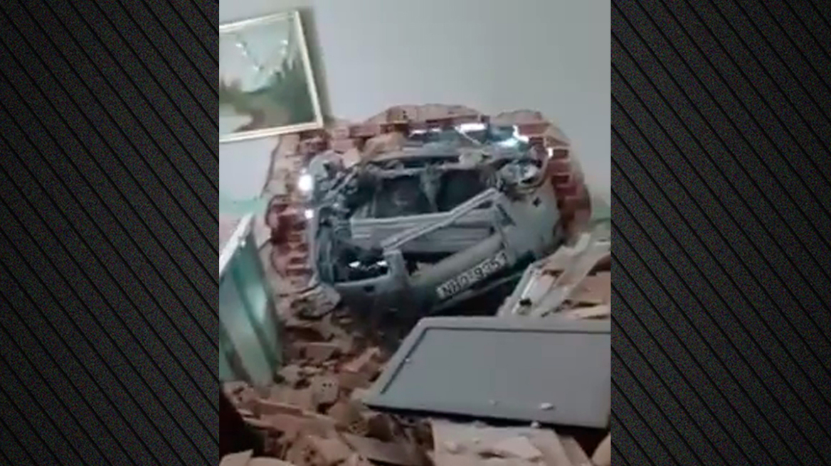 Λαγκαδάς: «Ήταν μια κακιά στιγμή, κόλλησε το γκάζι» λέει ο 72χρονος που «μπούκαρε» με το αμάξι του σε σπίτι
