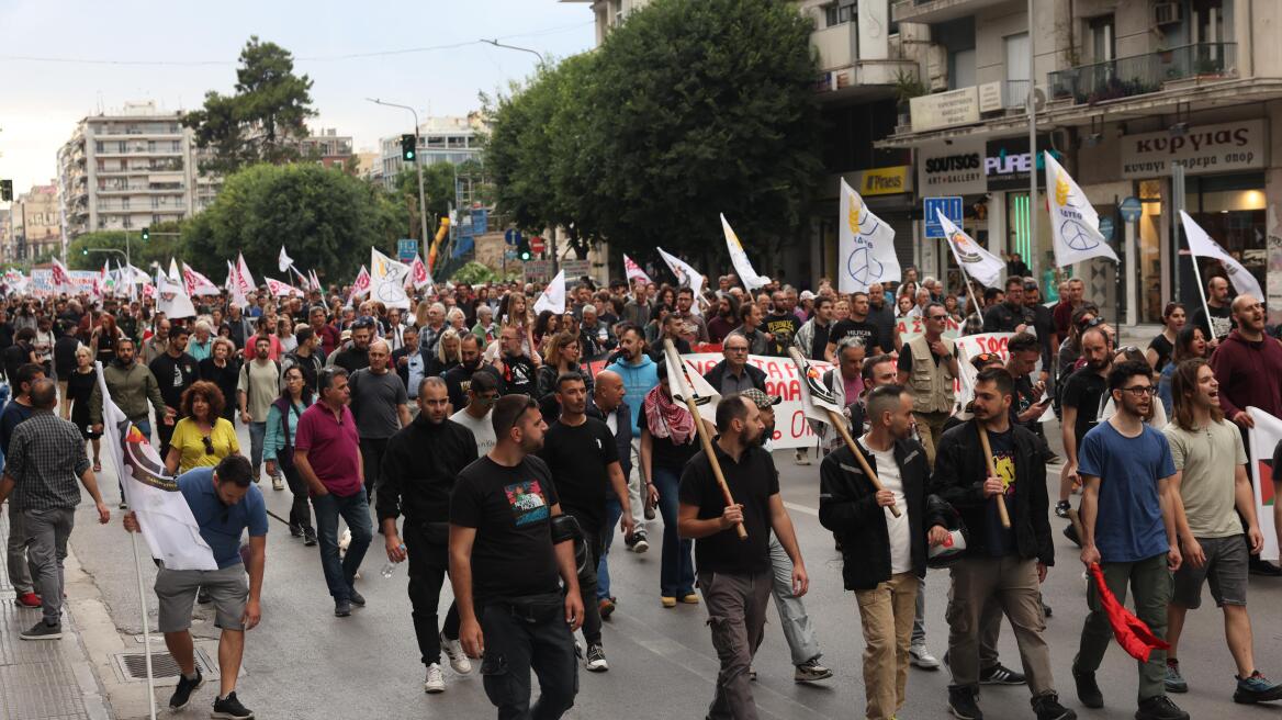 Πορεία στη Θεσσαλονίκη για τον πόλεμο στη Γάζα - Δείτε φωτογραφίες