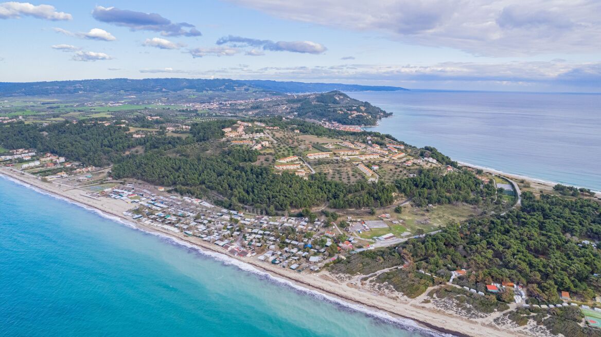 Υπερταμείο: Ενδιαφέρον από 11 επενδυτικά σχήματα για την αξιοποίηση του ακινήτου «Ακτή και Camping Ποσειδίου Καλάνδρας»