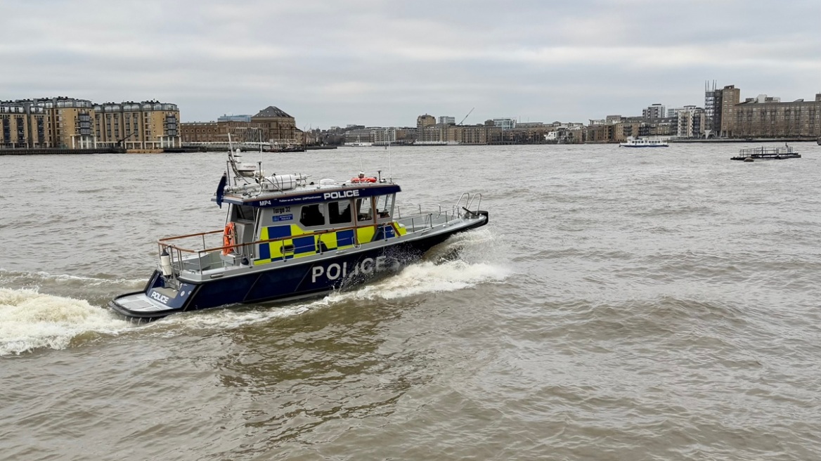 Αγωνιώδεις έρευνες για αγνοούμενο κορίτσι στον Τάμεση