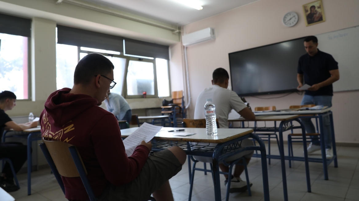 Ζαχαράκη για Πανελλαδικές: Λίγες ημέρες μετά το τέλος των εξετάσεων οι βαθμολογίες, τέλος Ιουλίου οι βάσεις