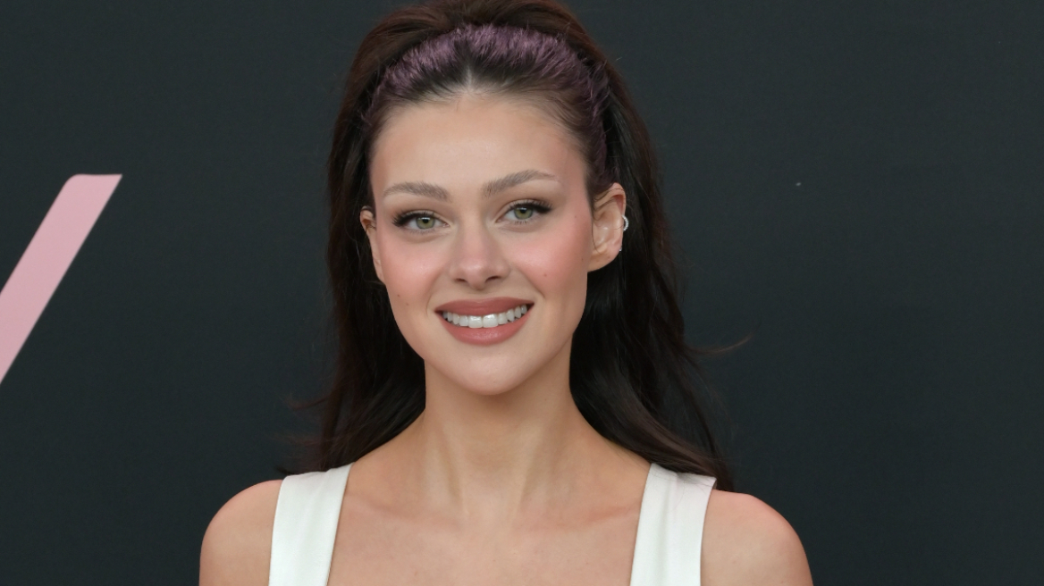 Νίκολα Πελτζ: Το δημόσιο μήνυμα για τη μητέρα της εν μέσω έντασης με την οικογένεια Μπέκαμ