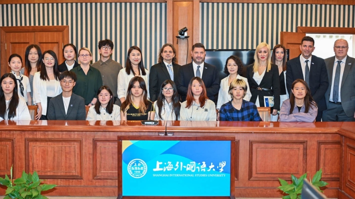 Χαρδαλιάς: Συναντήθηκε στη Σαγκάη με 13 φοιτητές του Τμήματος Ελληνικών Σπουδών