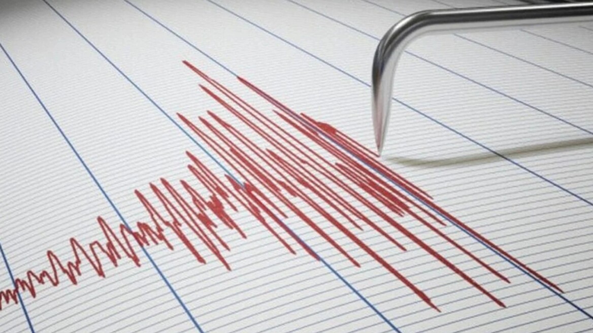 Σεισμός 4,6 Ρίχτερ στη Νάπολη: Στον δρόμο οι κάτοικοι, διακοπές δρομολογίων στα τρένα