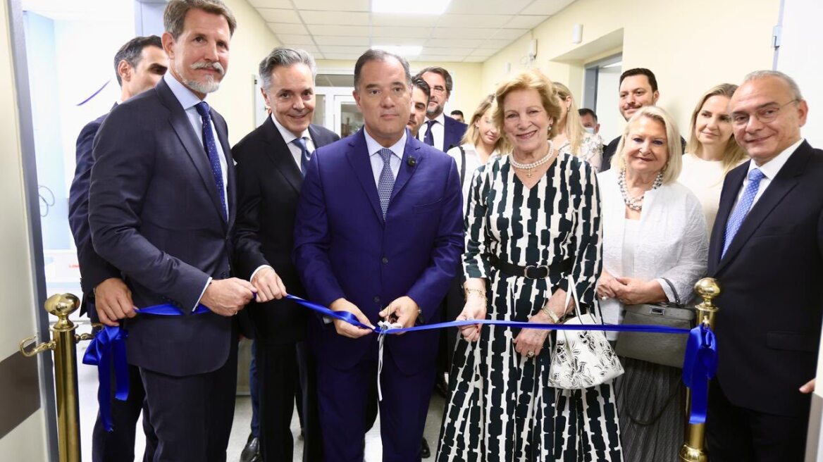 Ο Άδωνις Γεωργιάδης εγκαινίασε αίθουσες βραχείας νοσηλείας καρκινοπαθών στον «Ευαγγελισμό» - Οι Ντε Γκρες ανάμεσα στους δωρητές