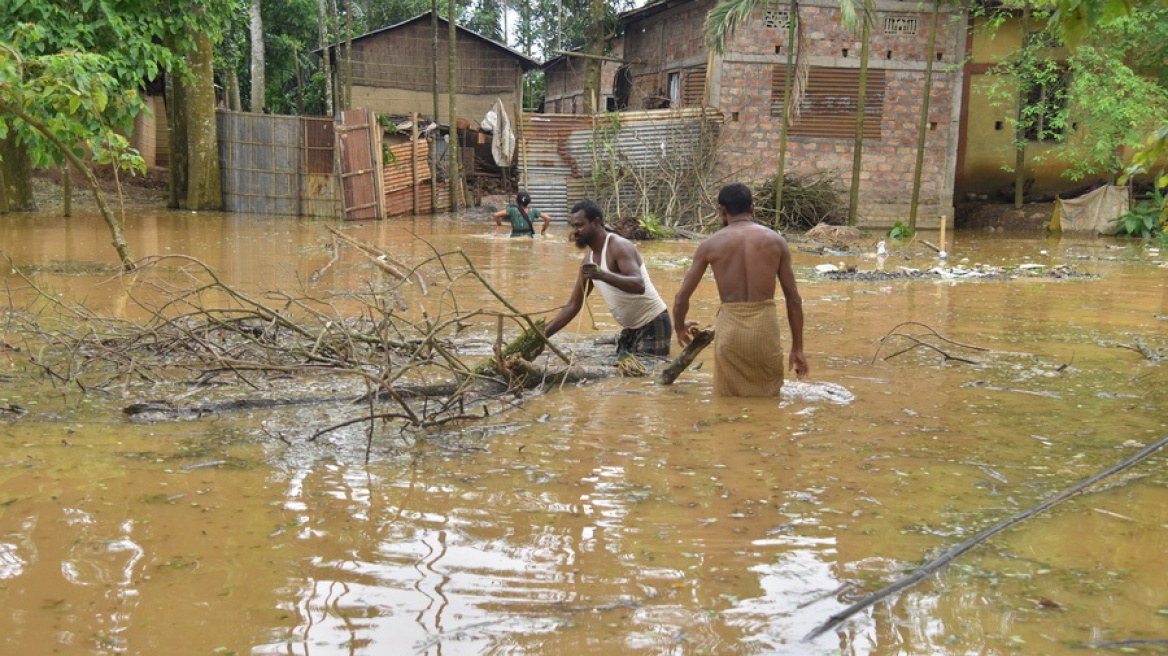 Ινδία: Τουλάχιστον 34 νεκροί από τις πλημμύρες στο βορειοανατολικό τμήμα της χώρας