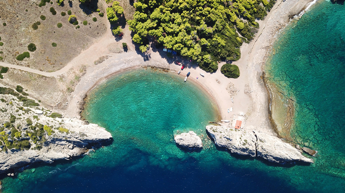 5 παραλίες δύο ώρες από την Αθήνα, ιδανικές για ολοήμερες αποδράσεις