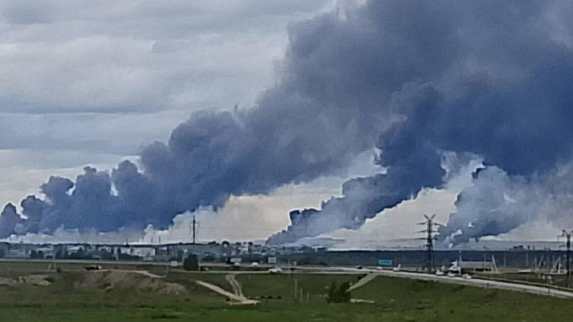 Ουκρανία: Τουλάχιστον 13 ρωσικά αεροσκάφη καταστράφηκαν ολοκληρωτικά στην ουκρανική επιχείρηση «Ιστός Αράχνης»