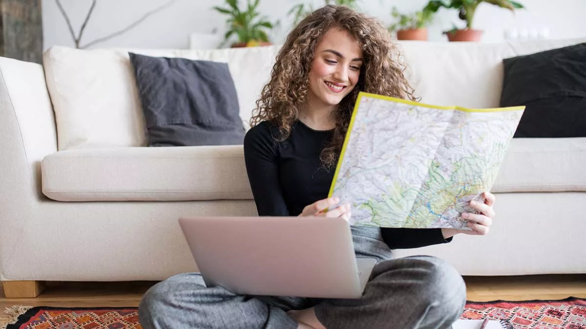 Γιατί νιώθουμε πιο ευτυχισμένοι όταν προγραμματίζουμε ένα ταξίδι – Η ευτυχία ξεκινά μόλις κλείσουμε τα εισιτήρια!