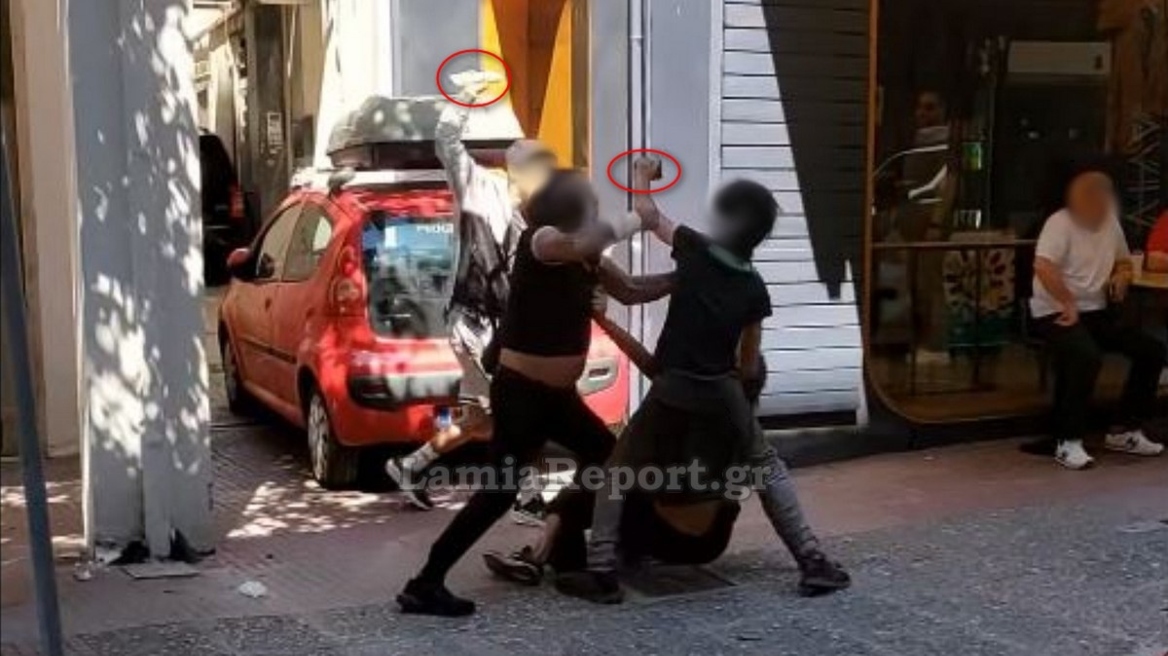 Αναστάτωση στη Λαμία: Βίαιο επεισόδιο ανάμεσα σε 4 Ρομά στο κέντρο της πόλης, δείτε φωτογραφίες