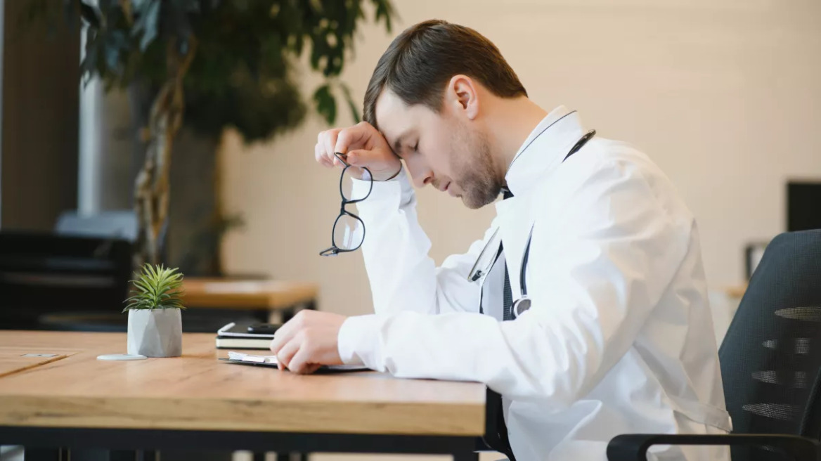 Αυτή είναι η μόνη λύση για να πάνε οι γιατροί στις άγονες περιοχές σύμφωνα με τον ΠΙΣ