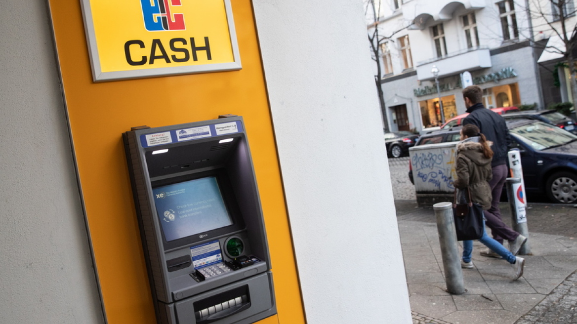 «Μετρητά στο στρώμα» κρύβουν οι Γερμανοί