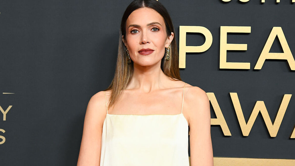 Το σκουρόχρωμο κραγιόν της Mandy Moore είναι η ανατρεπτική έμπνευση που δεν περιμέναμε για το καλοκαίρι