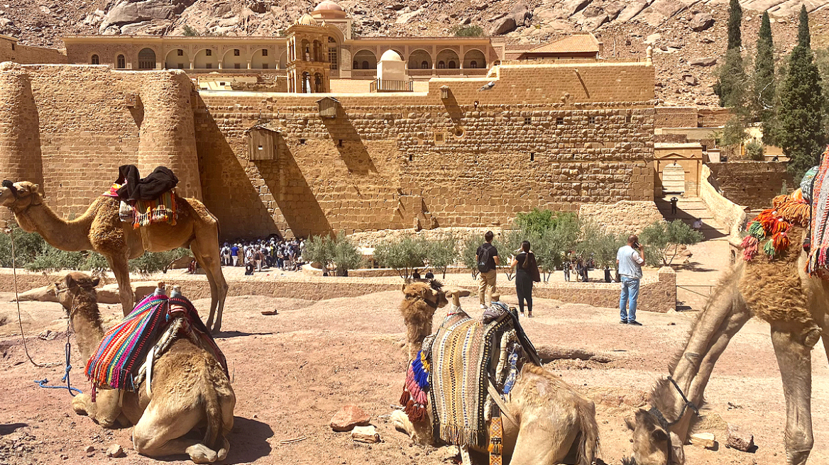 Μονή Σινά: Το αραβικό παζάρι της Αιγύπτου και η «κόκκινη γραμμή» της Ελλάδας - Στο Κάιρο σήμερα ο Γεραπετρίτης