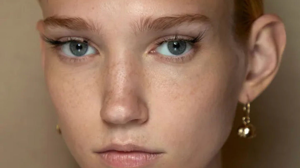 Οι αδιάβροχες mascara που μένουν σταθερές όσο κι αν ιδρώνουμε
