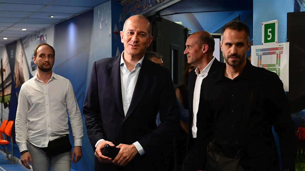 Αδερφοί Αγγελόπουλοι: Δεν είναι το θέμα αν θα τελειώσει το πρωτάθλημα, είναι αν θα δεχτούμε αυτή τη συμπεριφορά από ιδιοκτήτη σε αμόκ στη μέση του γηπέδου