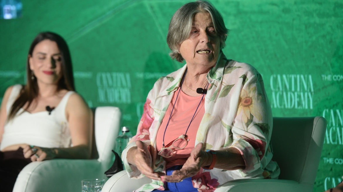 Ρωξάνη Μάτσα: Δεν με αποδεχόταν η κοινωνία. Μου ξήλωναν την περίφραξη, μου ξερίζωναν φυτά