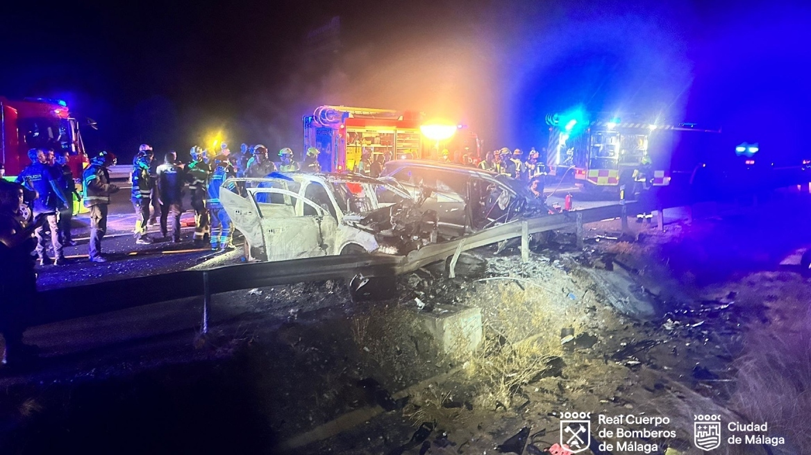 Καταδίωξη στη Μάλαγα κατέληξε σε θανατηφόρο τροχαίο - Προσπάθησαν να διαρρήξουν φαρμακείο και συγκρούστηκαν με όχημα αστυνομικού