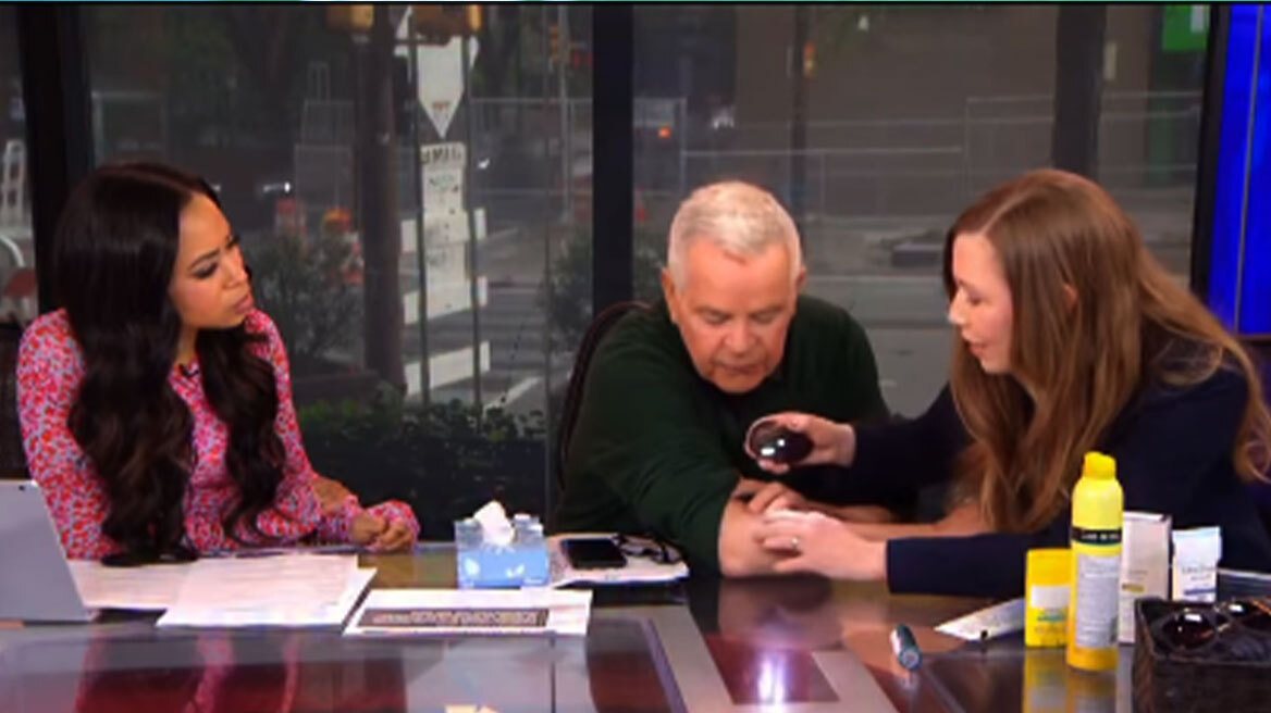 Η σοκαριστική στιγμή που παρουσιαστής στις ΗΠΑ μαθαίνει στον αέρα ότι έχει καρκίνο του δέρματος - Δείτε βίντεο