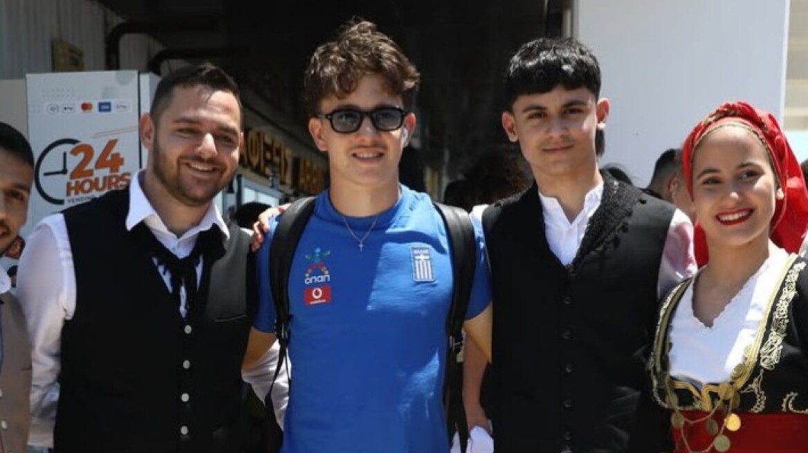 Εθνική ποδοσφαίρου: Θεαματική υποδοχή για την ομάδα του Γιοβάνοβιτς στο Ηράκλειο - Βίντεο, φωτογραφίες