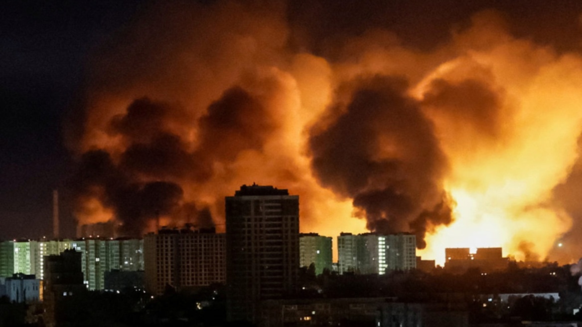 Επίθεση της Ρωσίας στο Κίεβο με βαλλιστικούς πυραύλους και drones - Εκρήξεις σε πολλές περιοχές της Ουκρανίας 