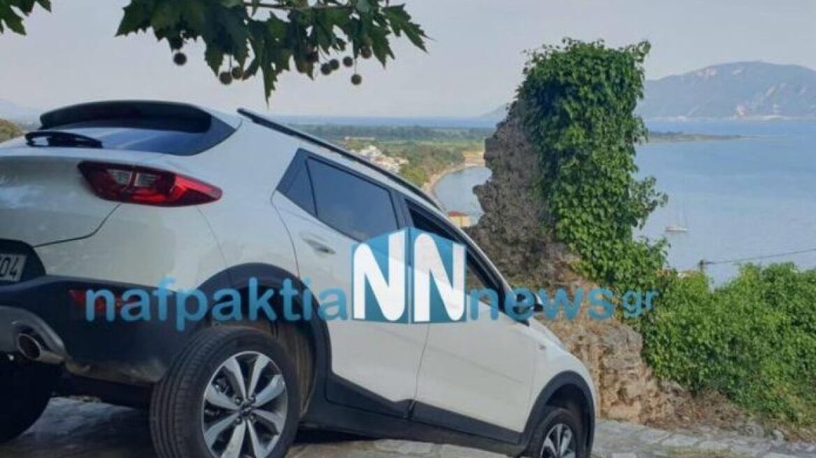 Βίντεο: Το GPS έστειλε ΙΧ τουριστών στα σκαλιά της Ναυπάκτου και βρέθηκαν στον αέρα