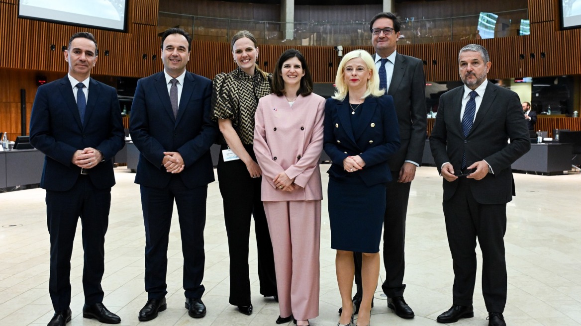 Παπαστεργίου: Δεκατρείς χώρες στηρίζουν την ελληνική πρωτοβουλία για την προστασία των παιδιών στο διαδίκτυο 