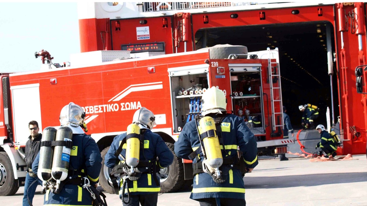 Φωτιά σε υπαίθρια χωματερή στο Καστελόριζο -Σπεύδουν ενισχύσεις από τη Ρόδο