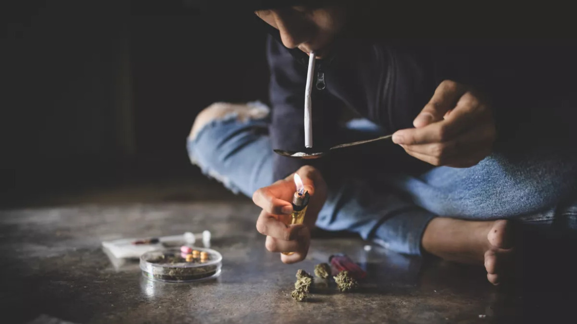 Συνθετικά ναρκωτικά «ανεβάζουν» όλη την Ευρώπη – Τι ισχύει στην Ελλάδα
