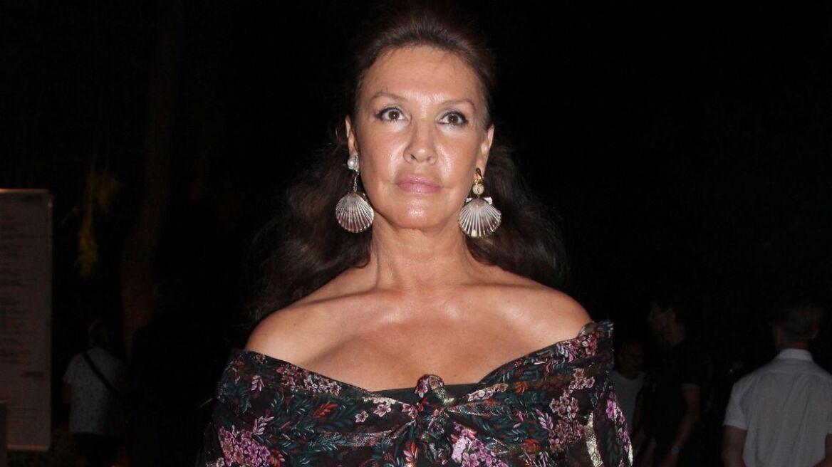 Η Βάνα Μπάρμπα εμφανίστηκε στο Ηρώδειο μετά το εγκεφαλικό - «Δεν μπορώ να μιλήσω» είπε στους ρεπόρτερ