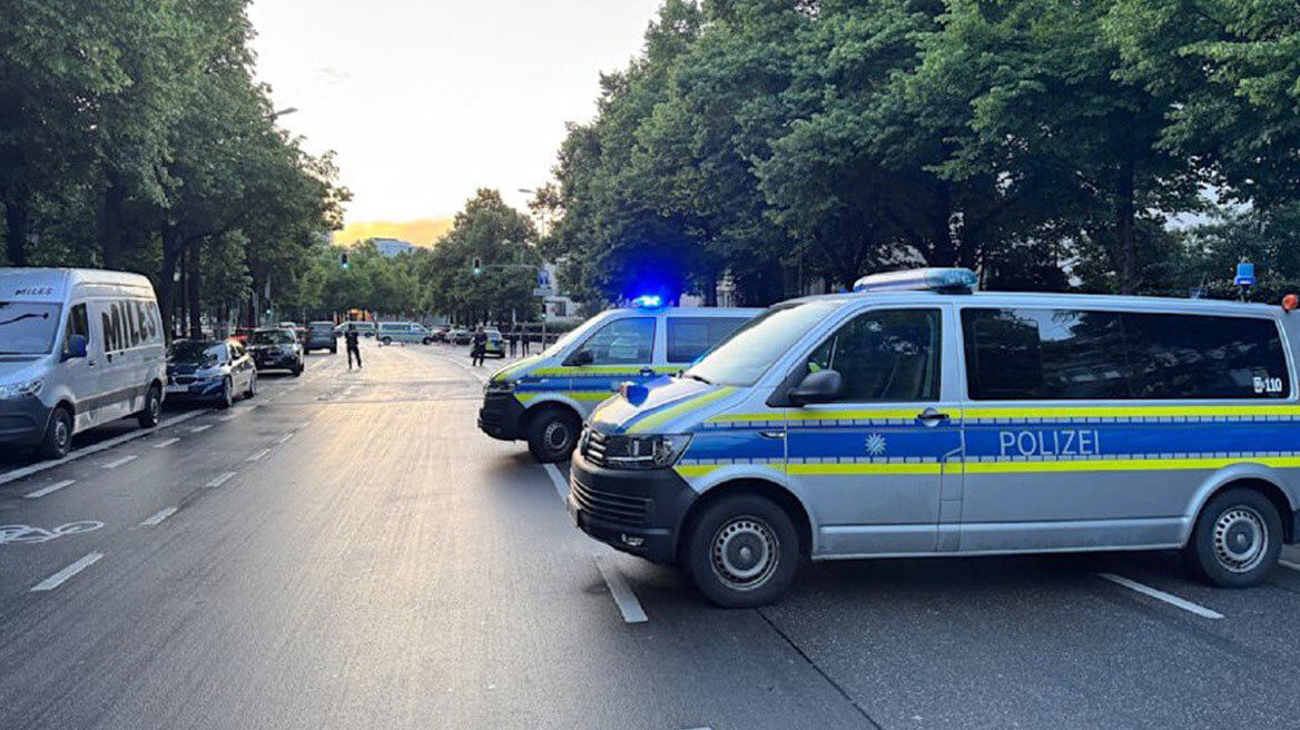  Γυναίκα επιτέθηκε με μαχαίρι σε περαστικούς στο Μόναχο κοντά στο Oktoberfest - Την πυροβόλησε η αστυνομία και υπέκυψε αργότερα στο νοσοκομείο	