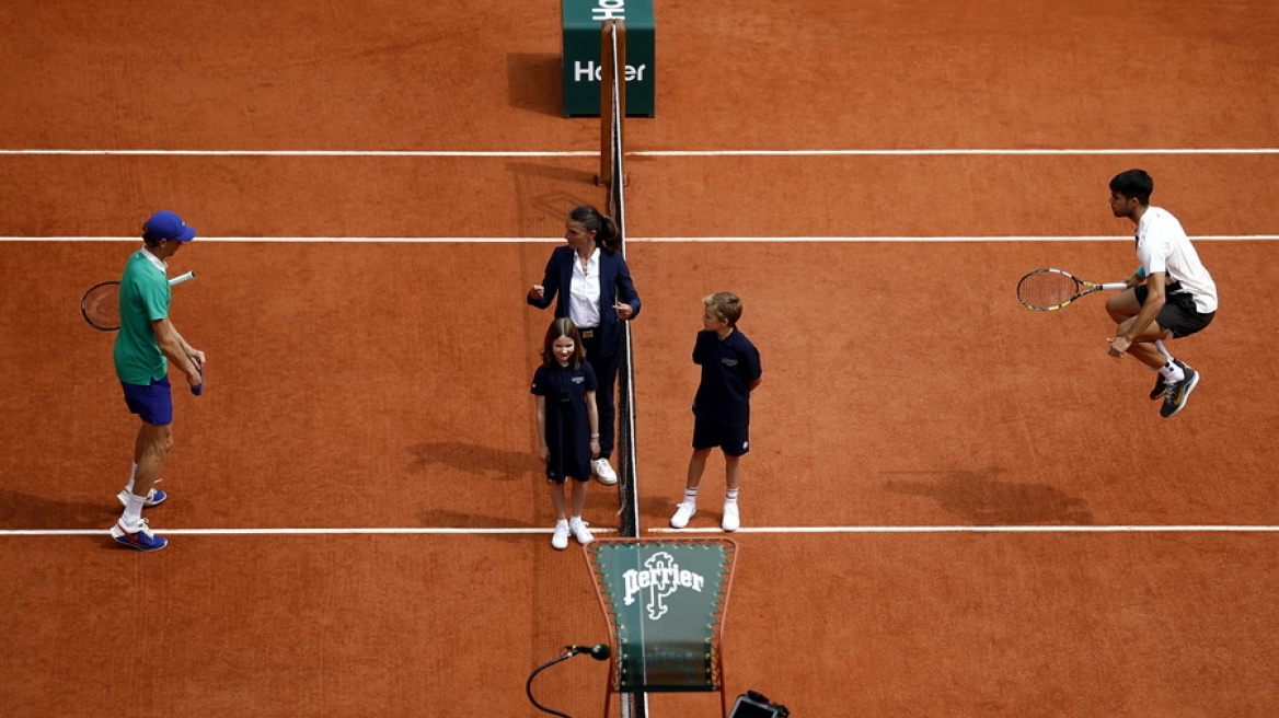 Η Εύα Ασδεράκη διαιτητής στον τελικό Σίνερ - Αλκαράθ στο Roland Garros
