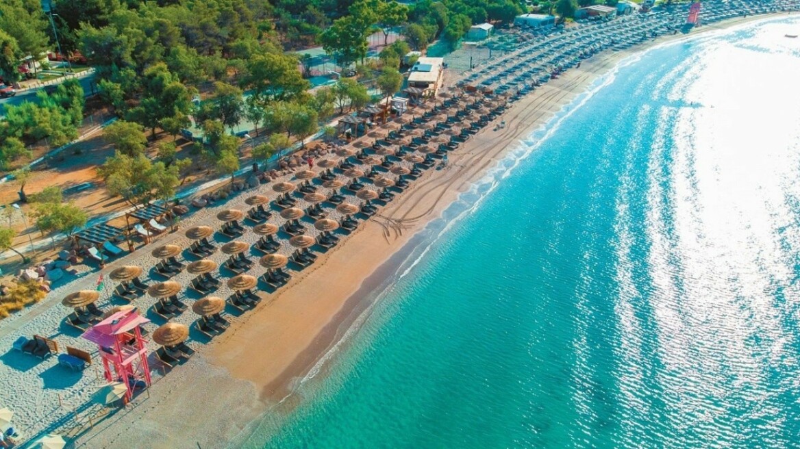 Σημαντικό επενδυτικό ενδιαφέρον για τη μακροχρόνια μίσθωση της οργανωμένης παραλίας «Ακτής Βουλιαγμένης»