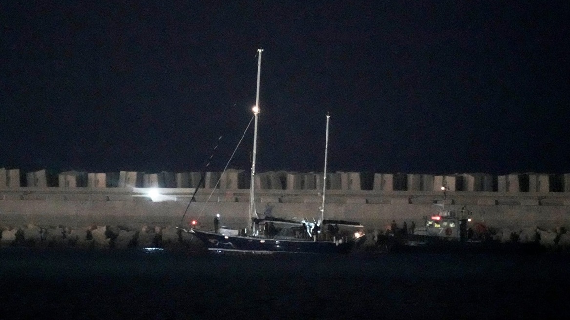 Έφτασε στο λιμάνι Ασντόντ το ιστιοφόρο Madleen συνοδευόμενο από πλοία του Πολεμικού Ναυτικού του Ισραήλ
