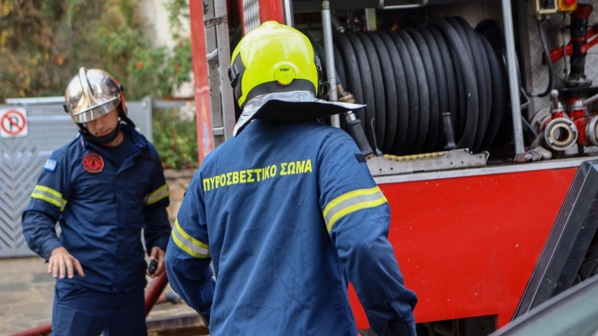 Υπό έλεγχο η φωτιά στη Μαγούλα