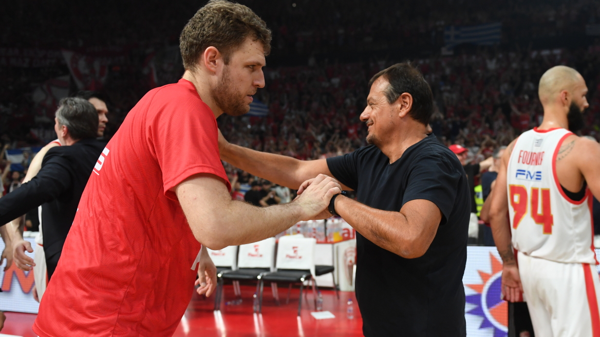 Βεζένκοβ: Με πείραξε αυτό που είπε ο Αταμάν για τους fake Έλληνες - Βίντεο 